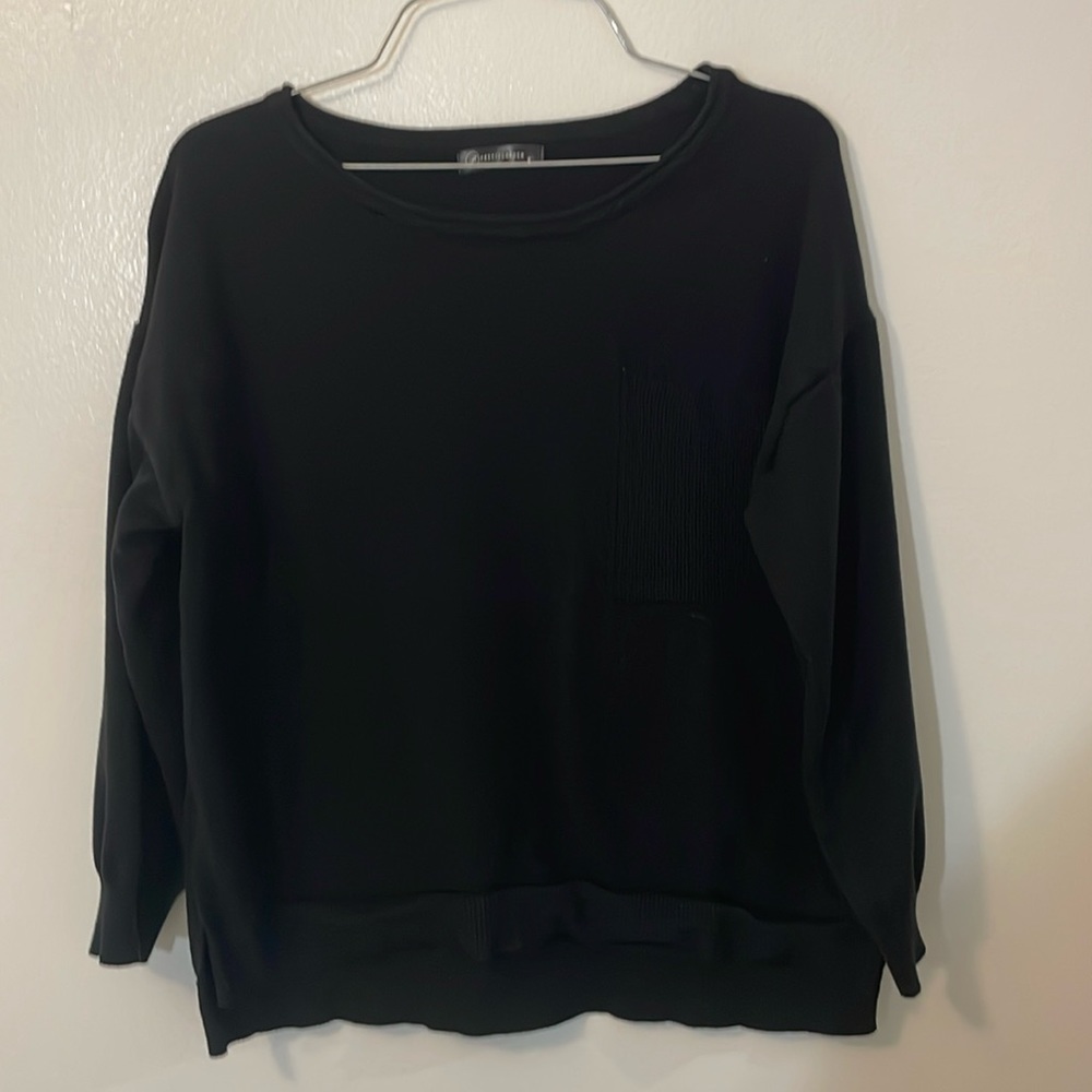 Pretty Garden black long sleeve pullover sweatshirt small